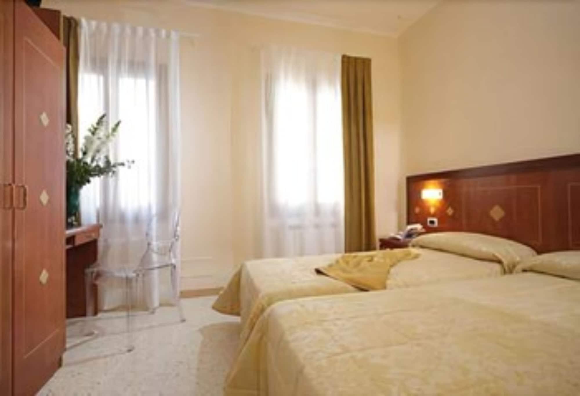Hotel Adriatico Венеция Экстерьер фото