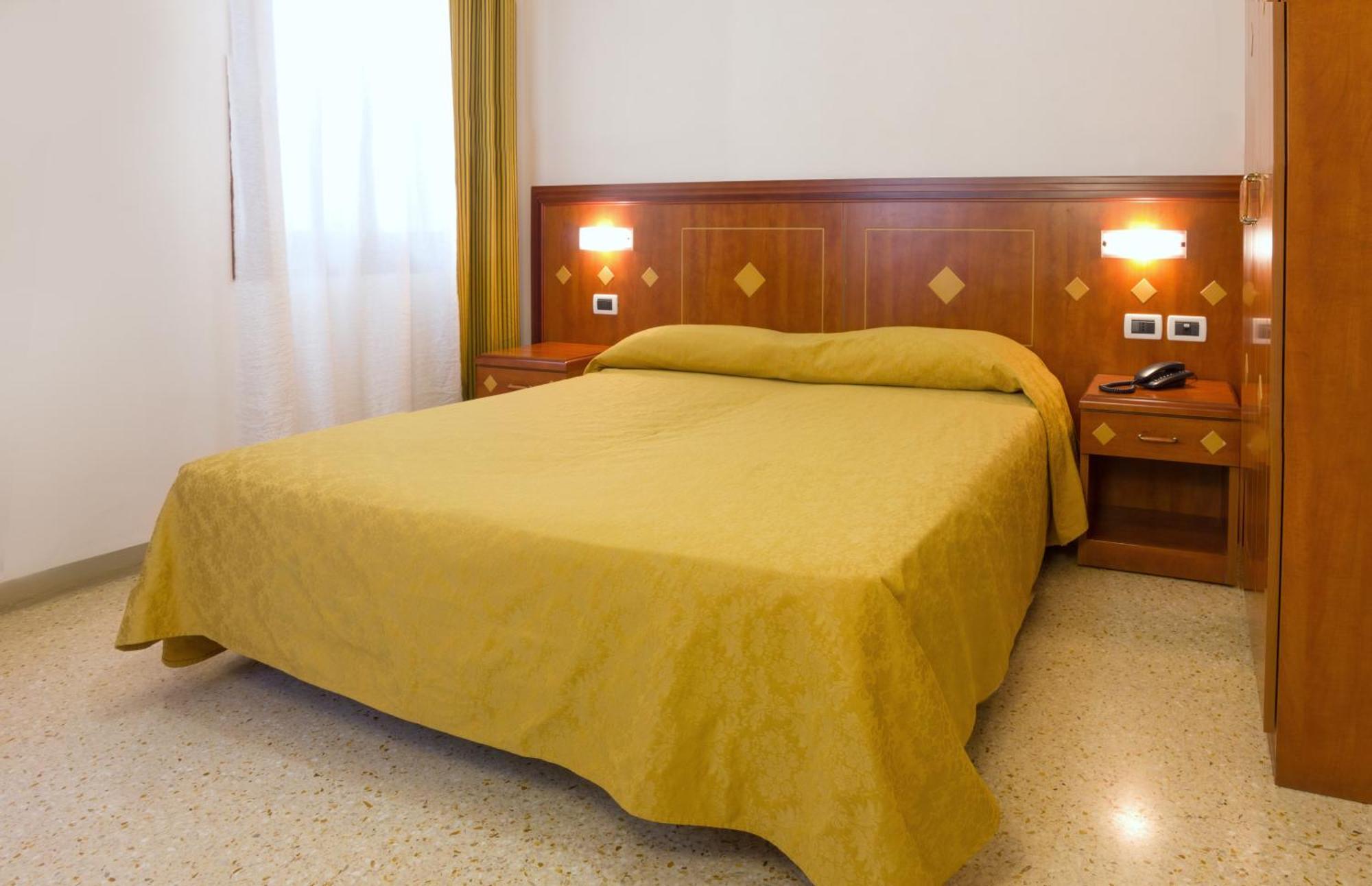 Hotel Adriatico Венеция Экстерьер фото